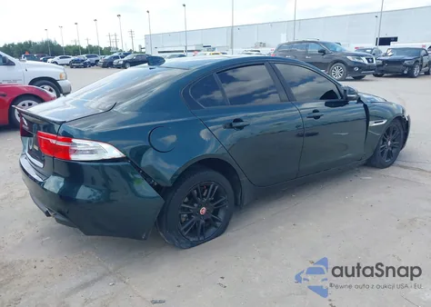 2017 Jaguar Xe 25T Premium из США, поврежденный, VIN SAJAD4BG7HA975094